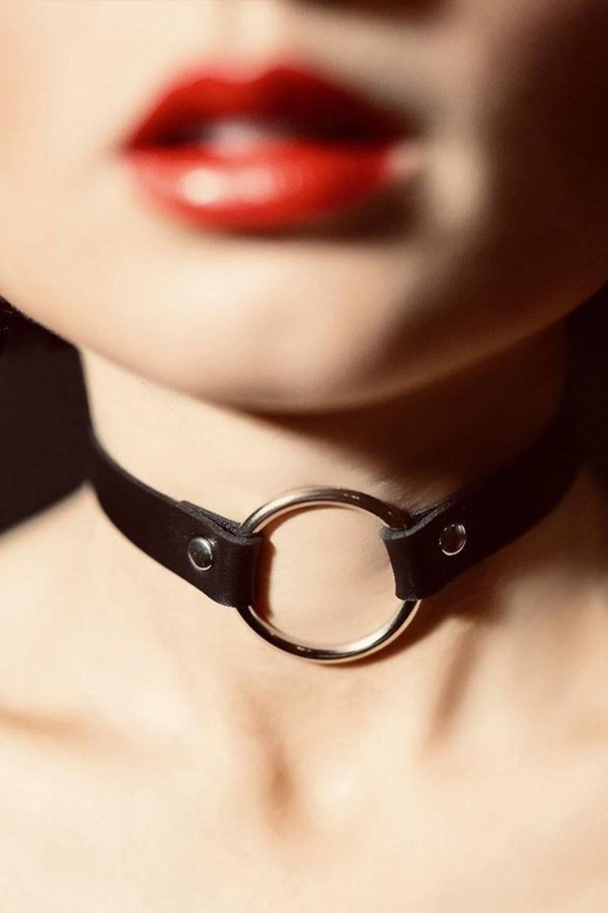 Schwarzer großer Ring Damen Hals Accessoire 053