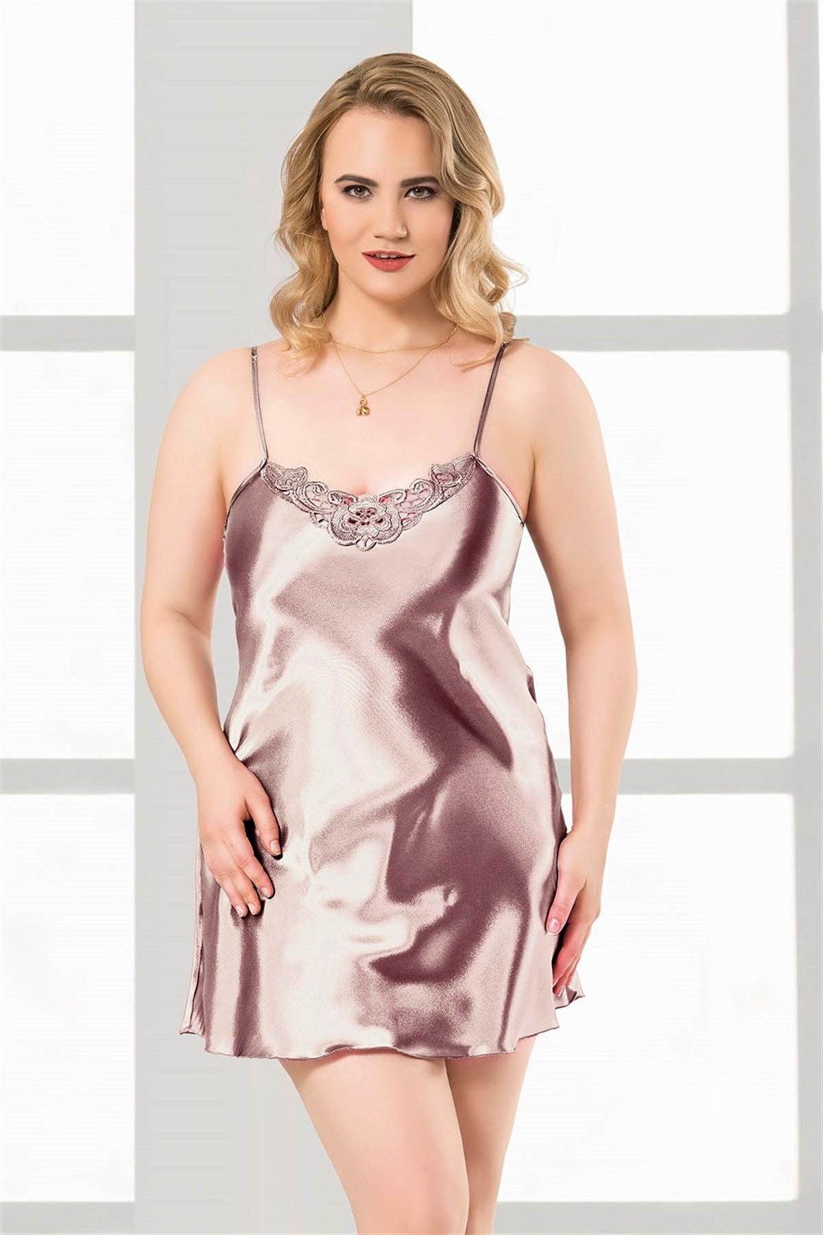 Kurze Nachthemden aus Satin in Nerzoptik in Übergröße