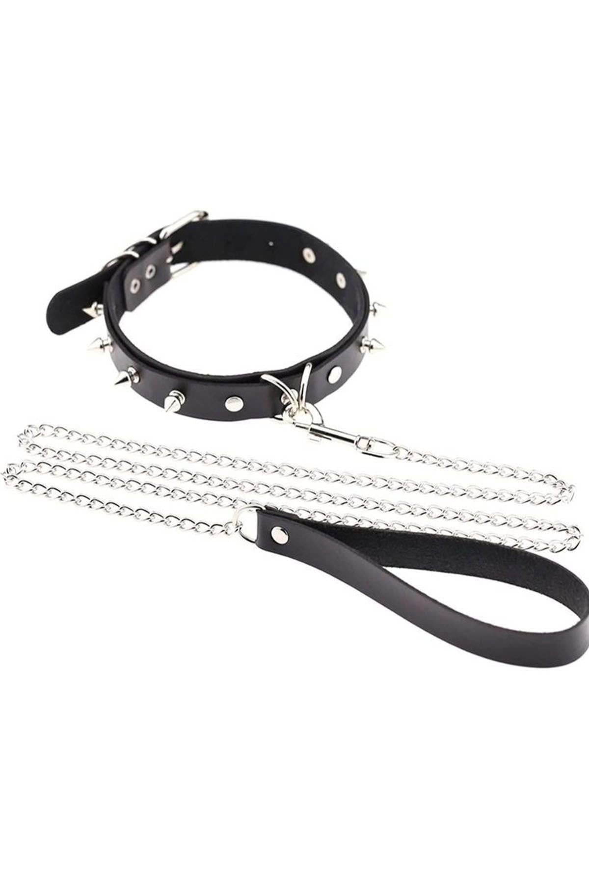 Mit Nieten besetztes Hals-Accessoire und Kettenleine 0299