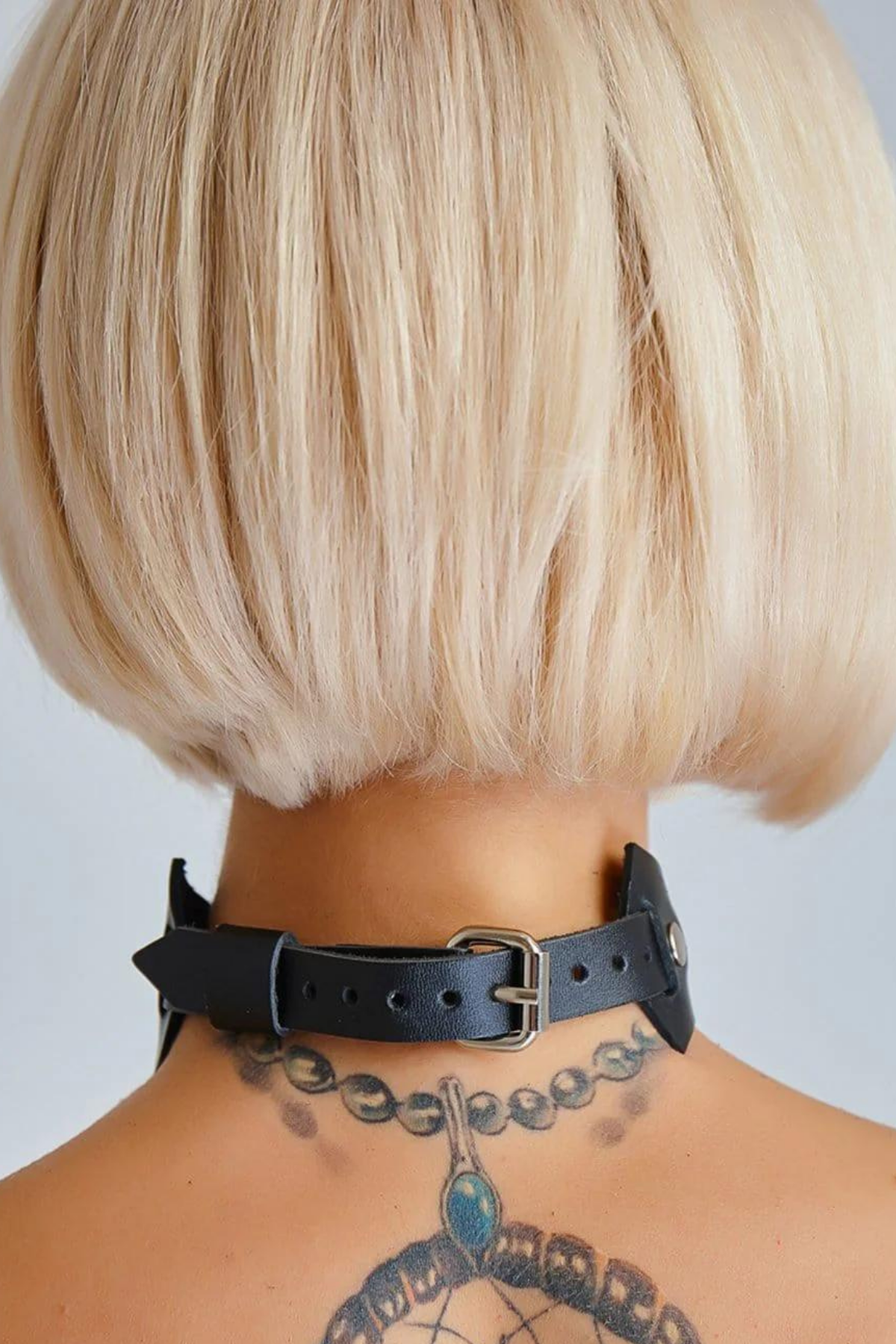 Zurück verstellbares Halsband aus Leder, Modell 800753