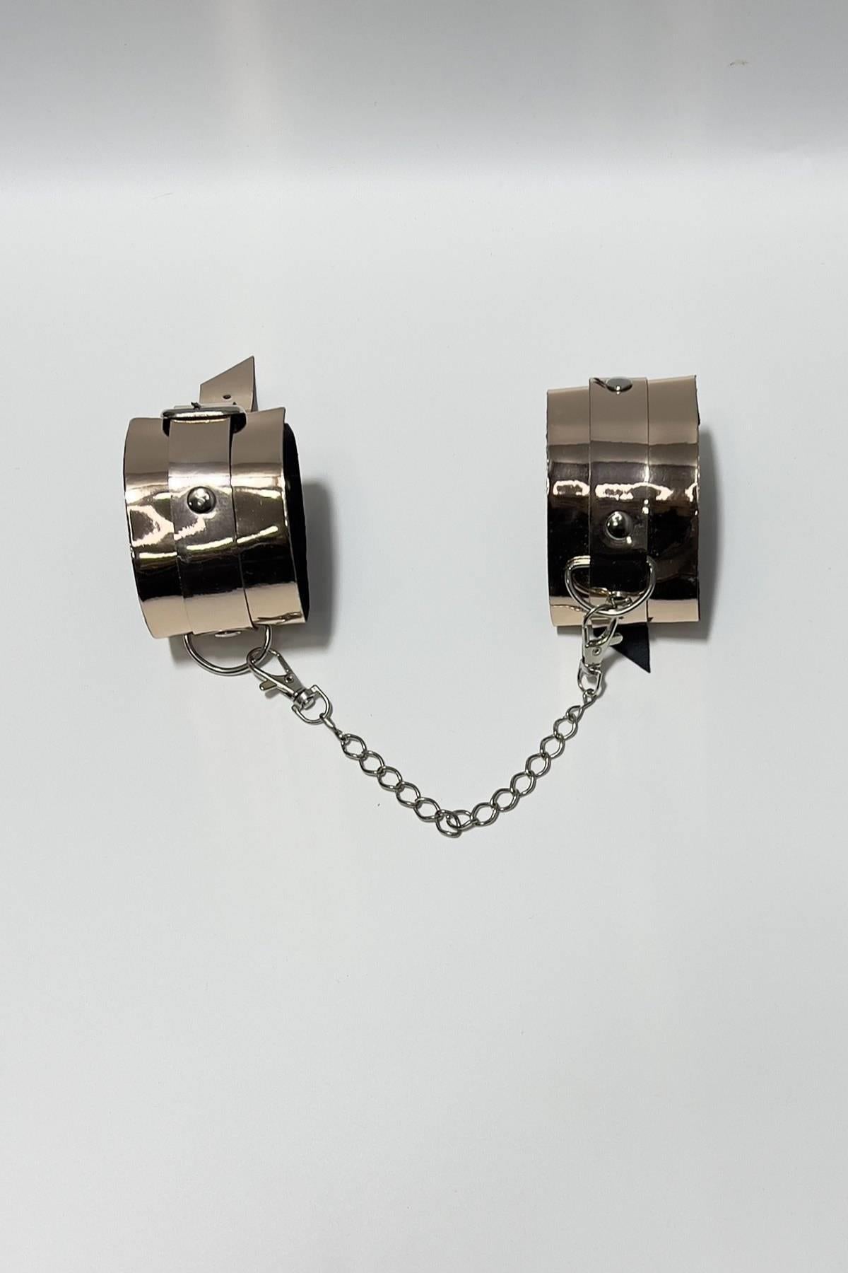Goldfarbenes Klammer-Leder-Accessoire 800457