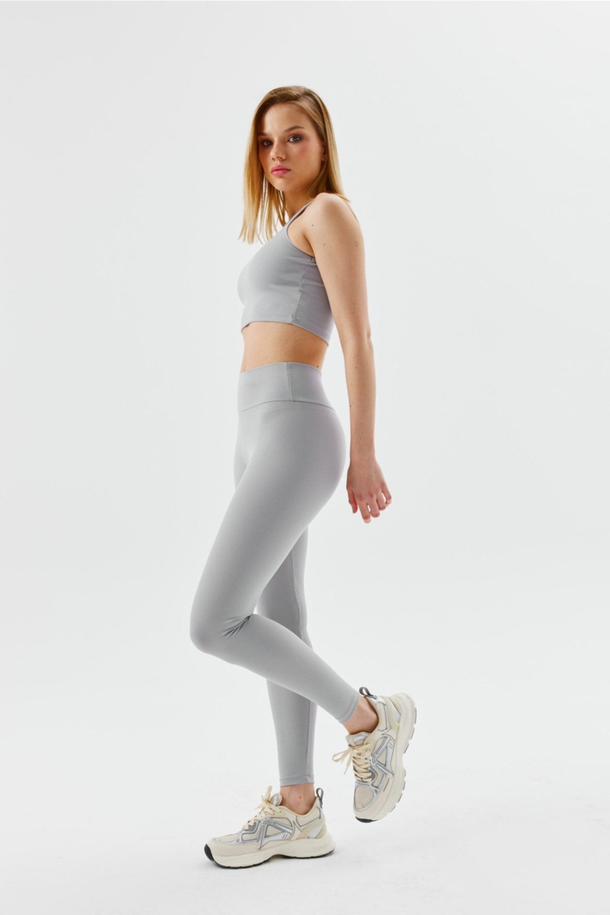 Graue gerippte Leggings mit hoher Taille 0608