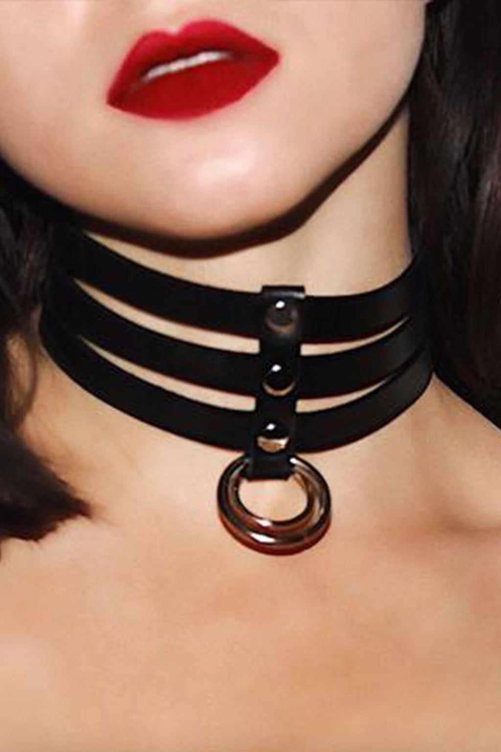Damen Accessoire 025 Dreireihig mit Halsteil und Ring verziert 